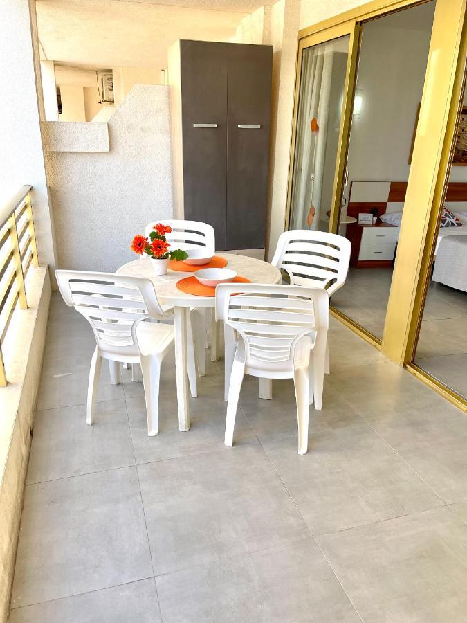 Apartbeach Novelty Climatizado Y Vistas Playa Салоу Экстерьер фото