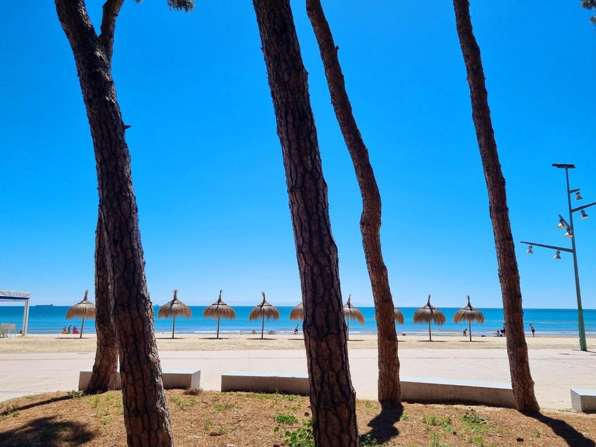 Apartbeach Novelty Climatizado Y Vistas Playa Салоу Экстерьер фото